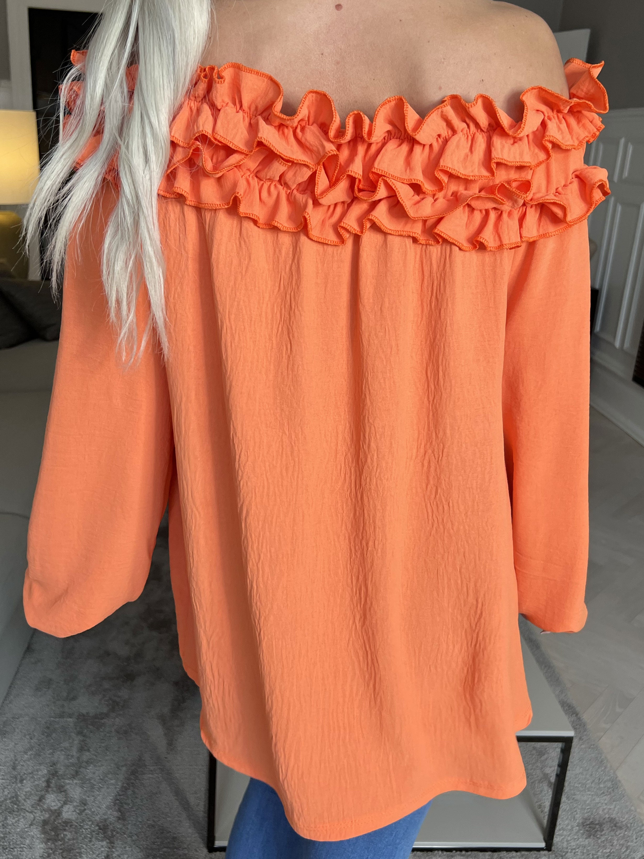 Chili - Fineste tunika bluse med flæser i udskæringen